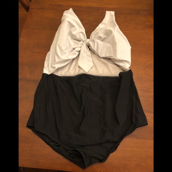 Eloquii Other - Eloquii cut out one piece - worn once